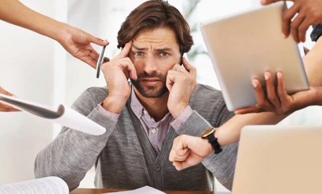 Một trong những thói quen gây vô sinh ở nam giới phổ biến là stress, lo âu