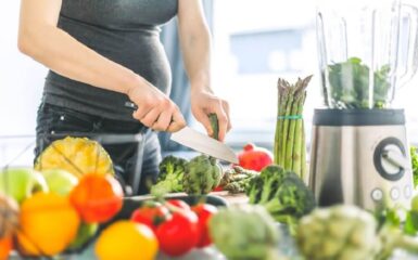 Giải đáp thắc mắc: Sau chuyển phôi nên ăn gì và kiêng gì?