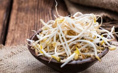 Chuyên gia giải đáp: Ăn giá đỗ tốt cho tinh trùng không?