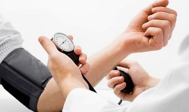 Huyết áp cao là một trong những nguyên nhân gây yếu sinh lý nam